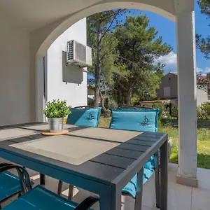  Apartment Lopari