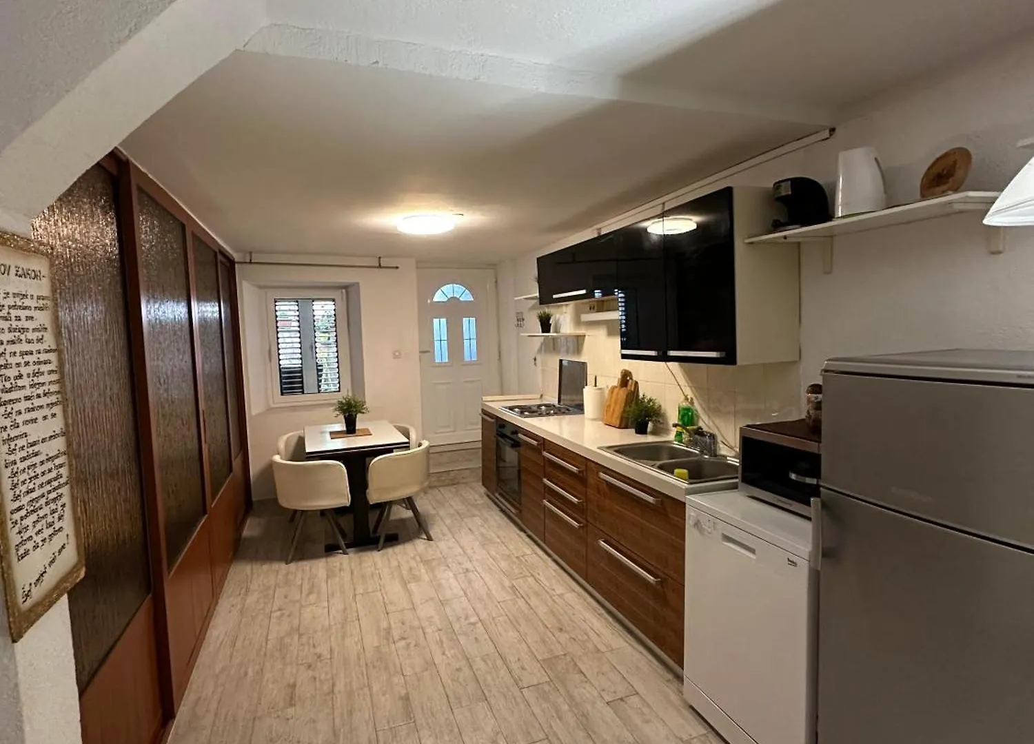 Apartment Coastal Suites In Nerezine Near The Sea